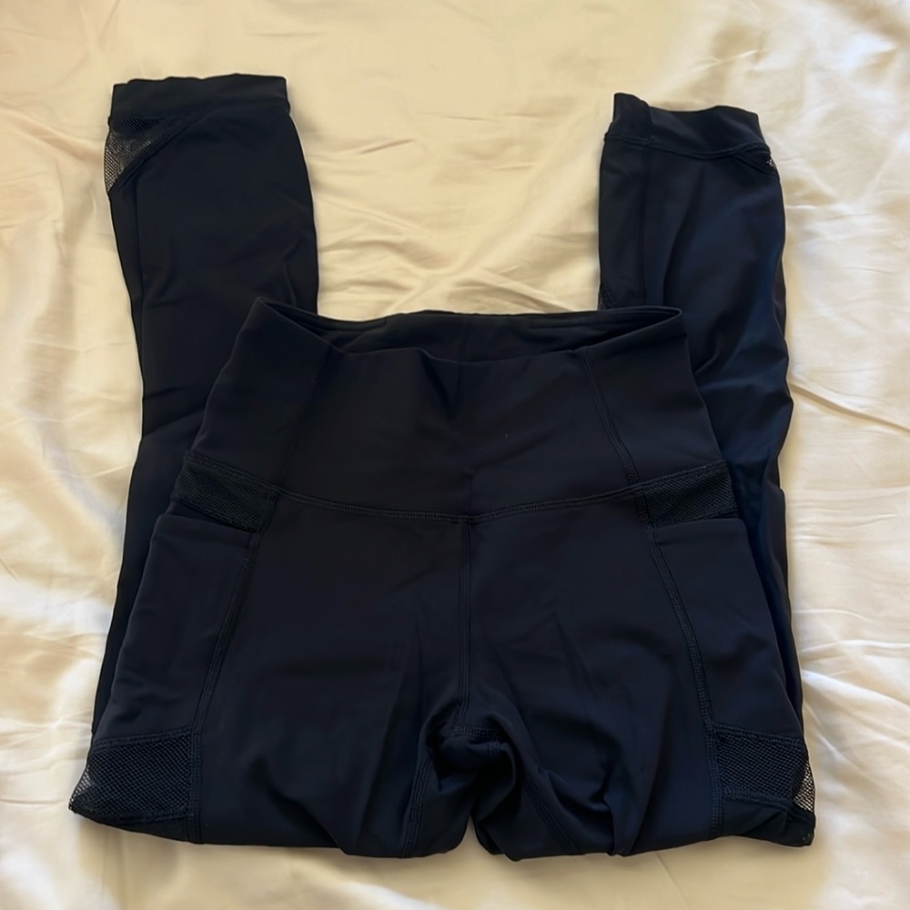Lululemon legging size 4. Mesh paneled